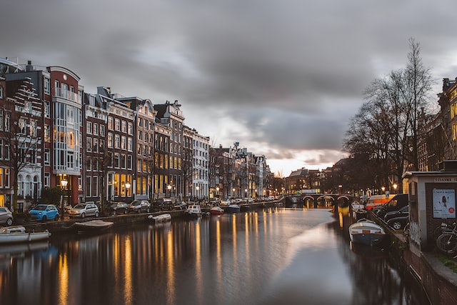 Welke vacatures zijn er beschikbaar in Amsterdam?